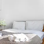 Cozy 1Br Apt Near Millenium Tower & Danube River