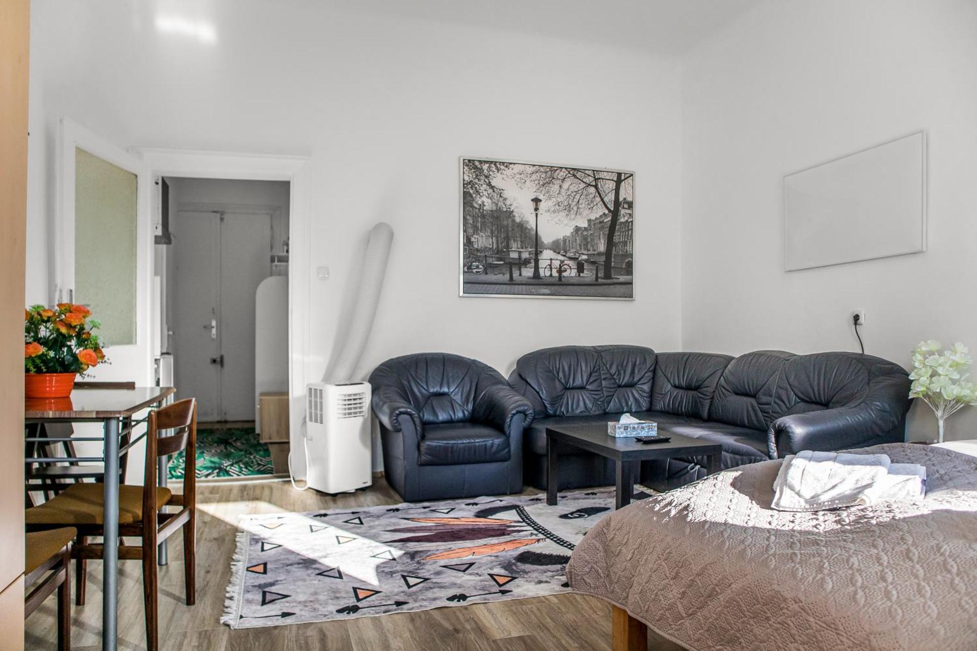 Apartment Cozy 1br Near Millenium Tower & Danube River Wien